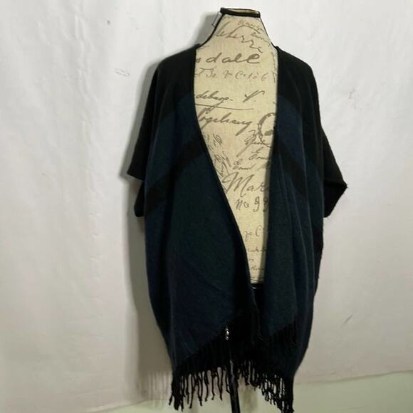 ‎ANN TAYLOR LOFT SHAWL - Picture 1 of 4